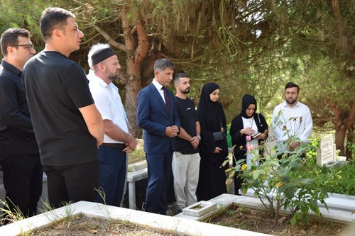 Kaymakamımız Niyazi ERTEN, Ayazağa Mezarlığında Bulunan 15 Temmuz Şehidimiz Mehmet Ali Kılıç' ı Kabrinde Ziyaret etti.  